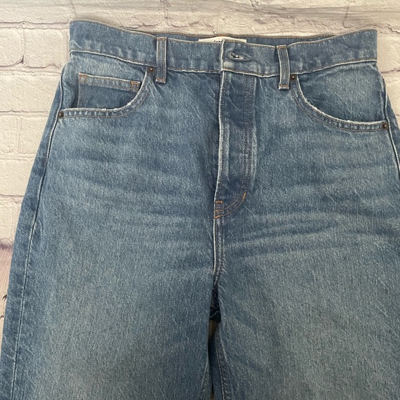 Reformation Cynthia High Rise Straight Jeans in Shasta Destroyed - Picture 11 of 12